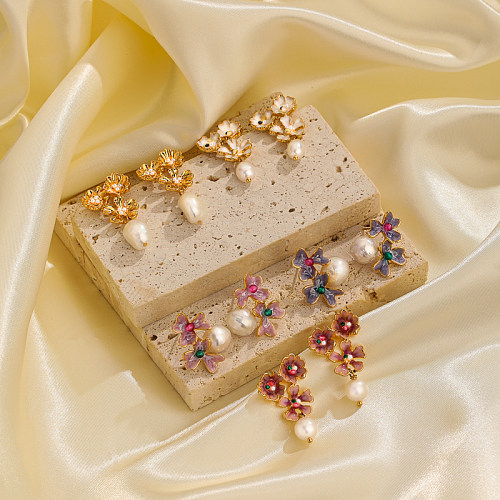 1 Paar lässige pastorale Pendler-Blumenüberzug-Inlay-Imitat-Perlen-Kupfer-Kunstkristall-Ohrringe mit 18 Karat vergoldet