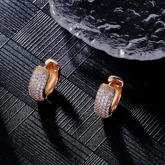 1 paire de boucles d'oreilles élégantes en forme de cœur rond, incrustation de cuivre et de Zircon plaqué or blanc 18 carats