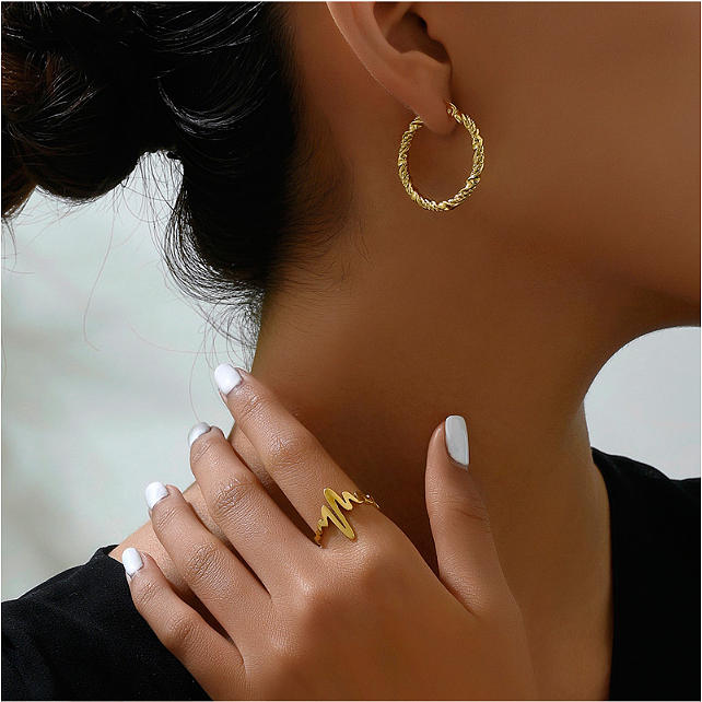 Fashionable Golden Stainless Steel Simple Batch Flower Temperament Women's Ring Ear Ring Women's Jewelry Set