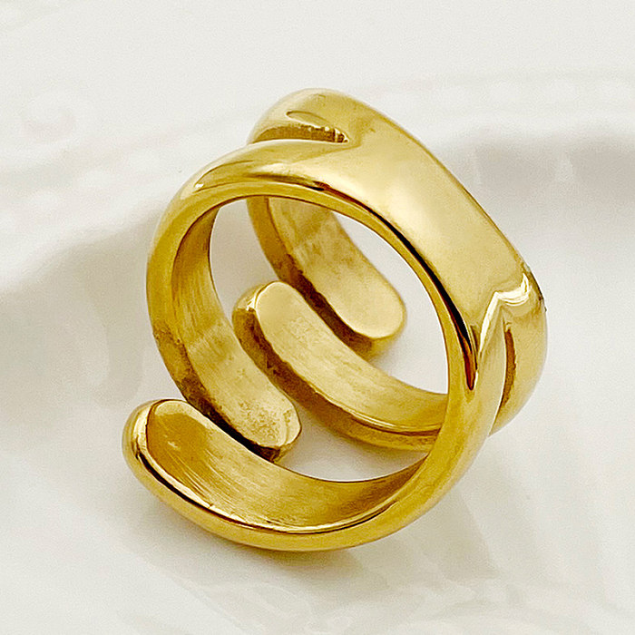 Hip-Hop-Retro-Ringe mit unregelmäßiger Edelstahlbeschichtung und vergoldeten Ringen