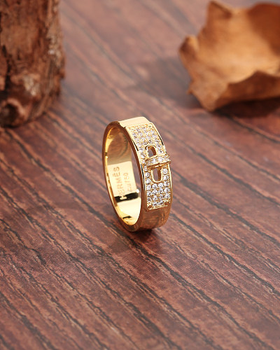 Anéis folheados a ouro luxuosos do zircão 18K do embutimento do chapeamento de cobre geométrico