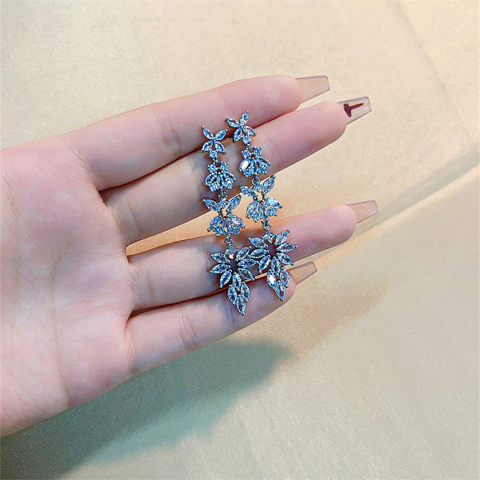 1 Piece Casual Sweet Shiny Water Droplets Flower Plating Inlay Copper Zircon White Gold Plated Drop Earrings