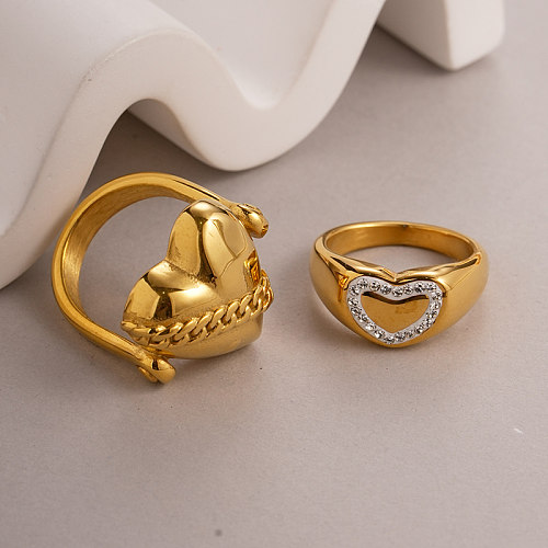 Anillos chapados en oro con incrustaciones de acero inoxidable con forma de corazón de estilo clásico de estilo moderno