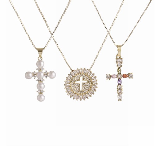 Luxuriöse Kreuz-Kupfer-Inlay-Kunstperlen-Zirkon-Anhänger-Halskette, 1 Stück