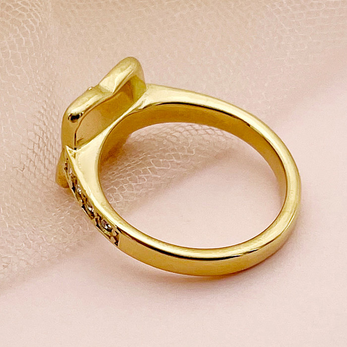 Estilo vintage flor luxuosa chapeamento de aço inoxidável incrustação zircão anéis banhados a ouro