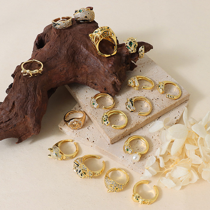 Süße runde, verkupferte, mit Strasssteinen eingelegte, 18 Karat vergoldete offene Ringe