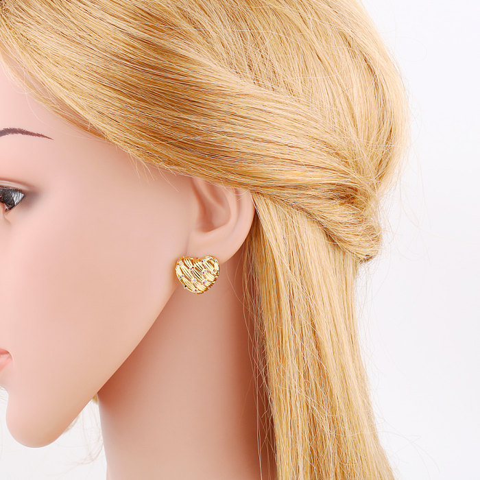 1 Pair Retro Heart Shape Plating Inlay Copper Zircon 18K Gold Plated Ear Studs