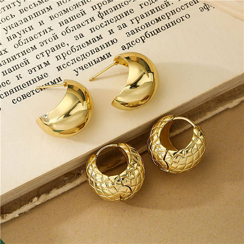 1 Pair Casual Simple Style Solid Color Lingge Plating Copper Earrings Ear Studs