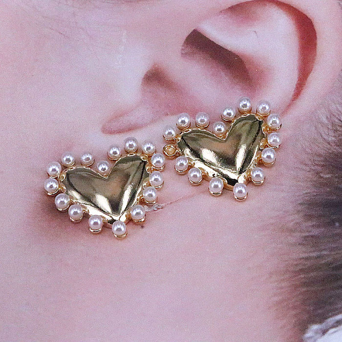 Fashion Heart Shape Copper Gold Plated Inlay Pearl Ear Studs 1 Pair