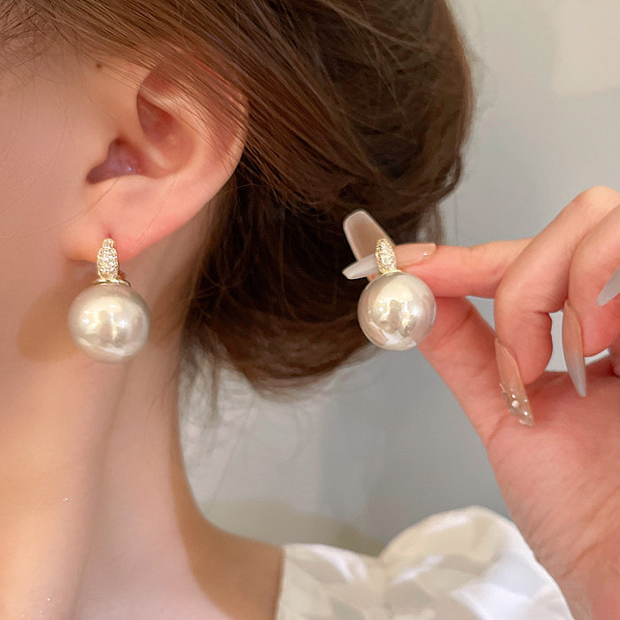 1 Pair Simple Style Geometric Inlay Imitation Pearl Copper Zircon Earrings