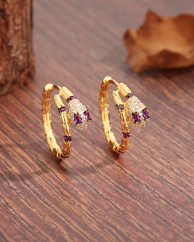 1 Paar elegante, glamouröse Schlangenplattierungs-Inlay-Kupfer-Zirkon-Ohrringe mit 18-Karat-Vergoldung