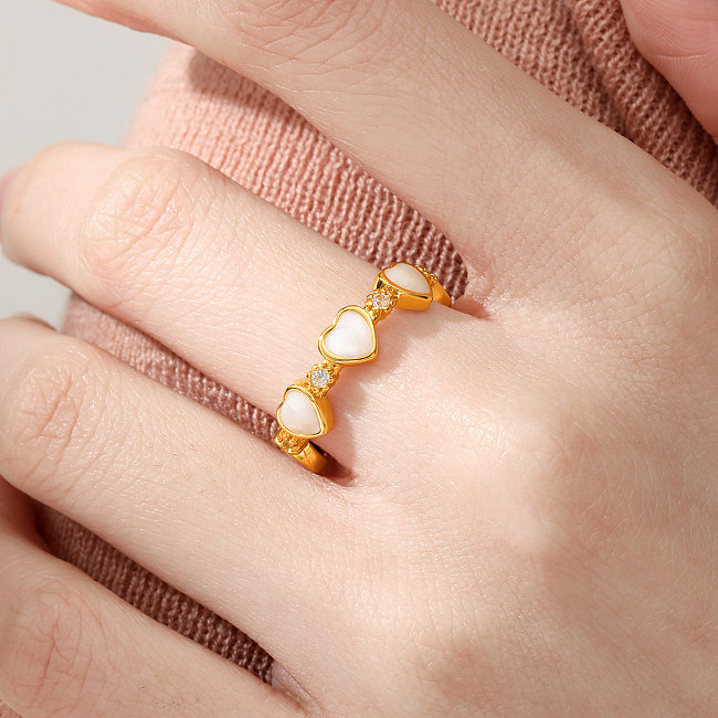Einfacher offener Ring in Herzform mit Kupferbeschichtung und Zirkoneinlage, 18 Karat vergoldet
