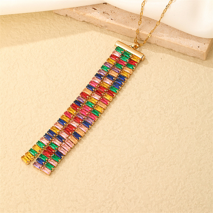Elegante rechteckige Halskette mit vergoldetem Anhänger aus Edelstahl mit Kupferbeschichtung und Inlay-Zirkon