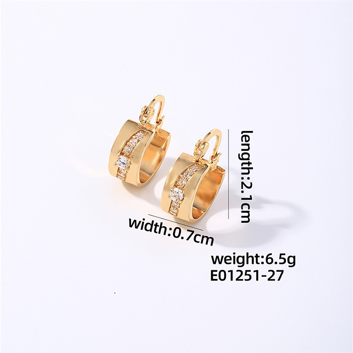 1 paire de boucles d'oreilles rondes brillantes en forme de cœur, Style Simple, incrustation de cuivre et de Zircon plaqué or