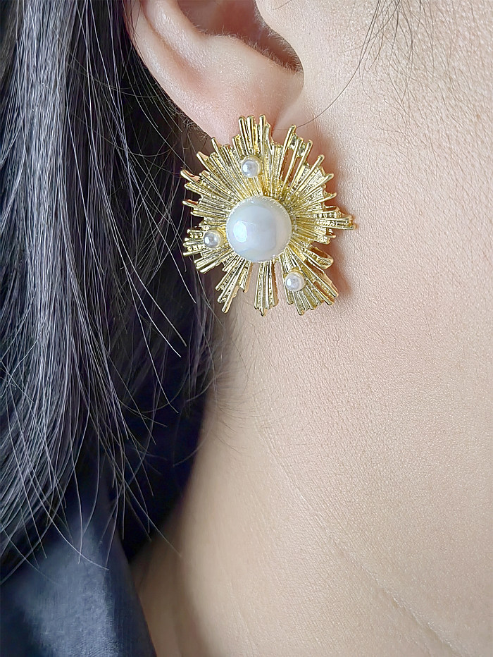 Fashion Sun Copper Artificial Pearls Ear Studs 1 Pair