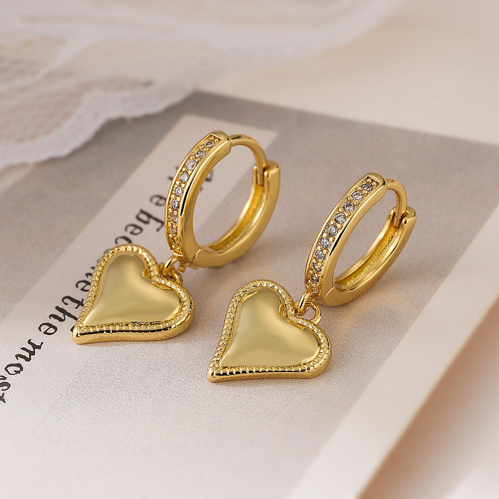 1 paire de boucles d'oreilles pendantes en forme de cœur, Style Simple, incrustation de cuivre et de Zircon plaqué or 18 carats