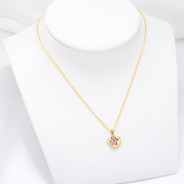 Elegante e luxuoso formato de coração com revestimento de cobre e zircão colar com pingente banhado a ouro 18K