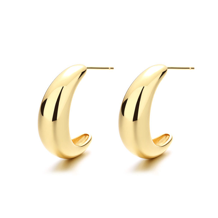 1 paire de clous d'oreilles glamour luxueux, couleur unie, en forme de C, en cuivre plaqué or 18 carats