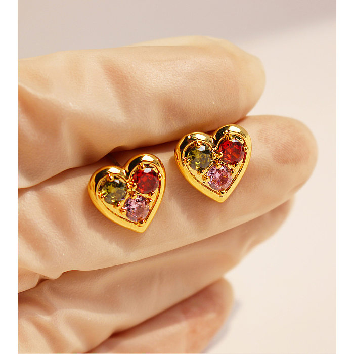 1 par de brincos de orelha de zircônia embutidos em formato de coração doce