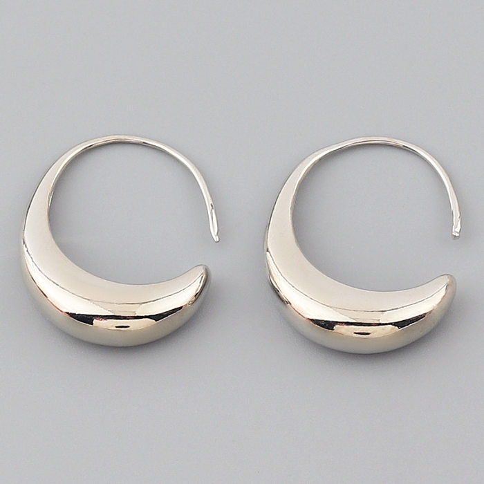 Boucles d'oreilles en cuivre en forme de C de style simple Boucles d'oreilles en cuivre en métal