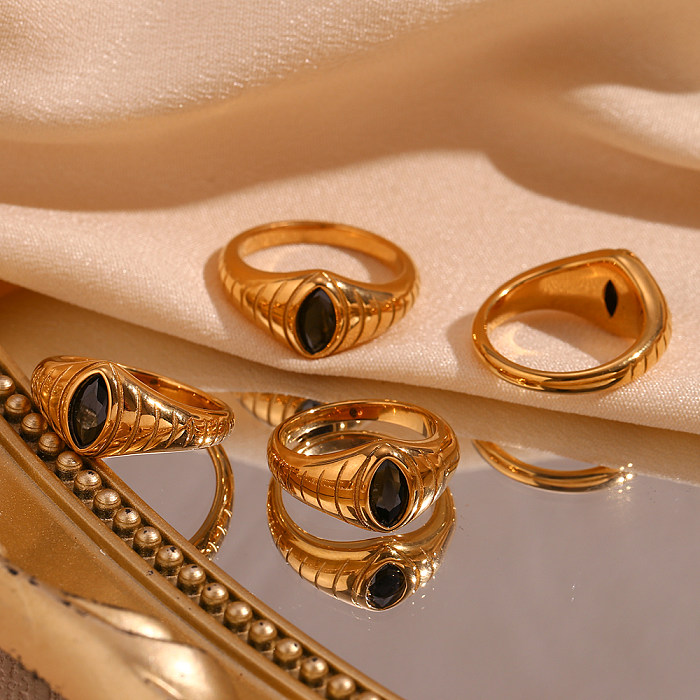 Estilo vintage básico estilo clássico cor sólida chapeamento de aço inoxidável incrustado zircão anéis banhados a ouro 18K