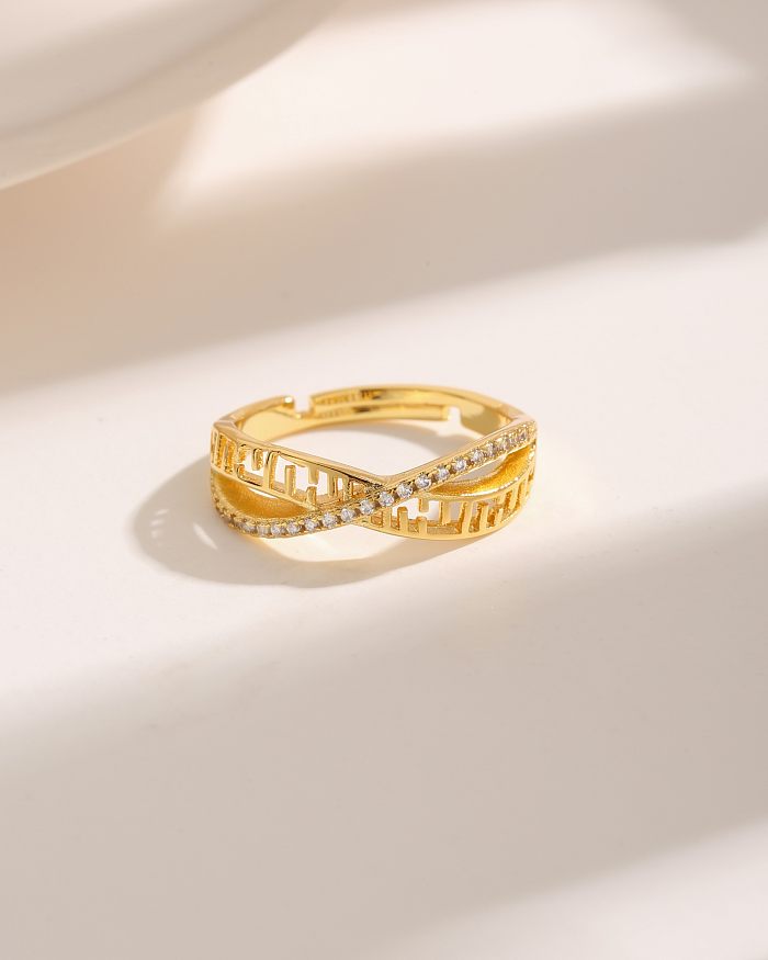 حلقات مفتوحة مطلية بالذهب على شكل زهرة نحاسية متقاطعة ومطلية بالزركون ومطلية بالذهب عيار 18 قيراط بأسلوب بسيط