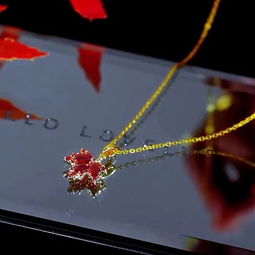 Fashion Maple Leaf Copper Plating Inlay Zircon Necklace