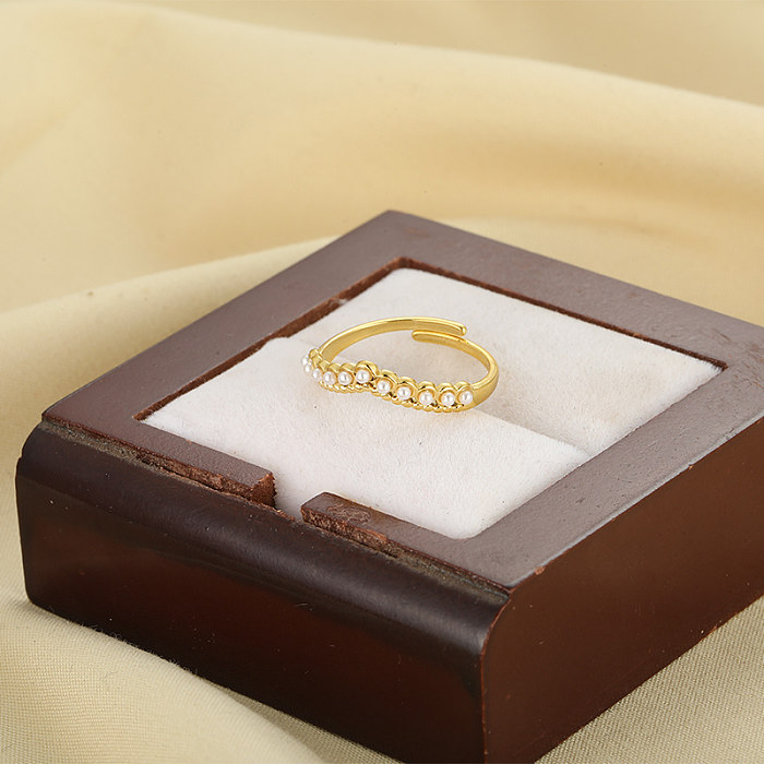 As pérolas artificiais folheadas a ouro 18K de aço inoxidável geométricas do estilo simples abrem o anel no volume