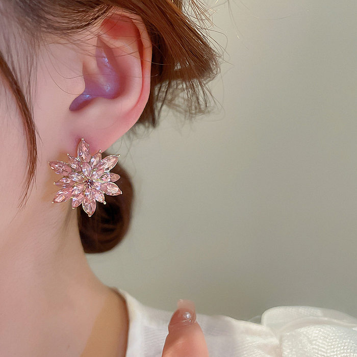 1 Pair Classic Style Flower Copper Inlay Rhinestones Ear Studs