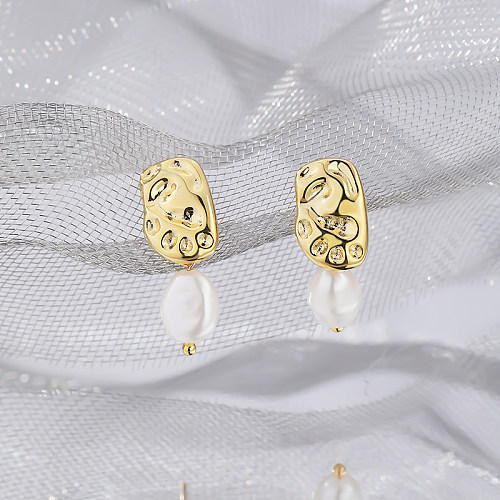 1 paire de boucles d'oreilles pendantes en cuivre plaqué or, Style Vintage, incrustation irrégulière de perles d'eau douce
