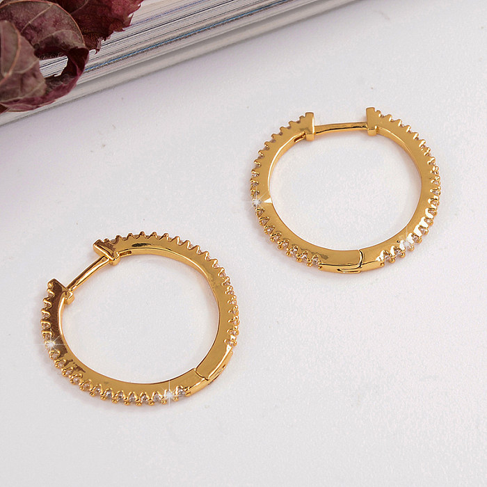 1 Paar einfache, runde Ohrringe im Vintage-Stil mit Inlay aus Kupfer und Zirkon mit 18-Karat-Vergoldung