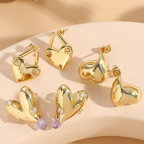 1 par de brincos de orelha banhados a ouro 14K, estilo simples e elegante, formato de coração, revestimento de cobre