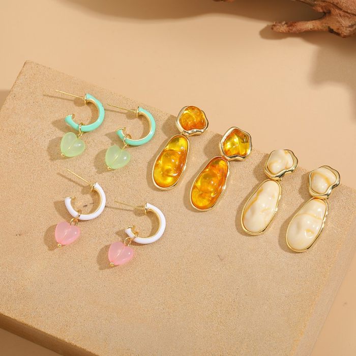 1 paire de boucles d'oreilles pendantes en cuivre plaqué or 14 carats, style simple et mignon, en forme de cœur