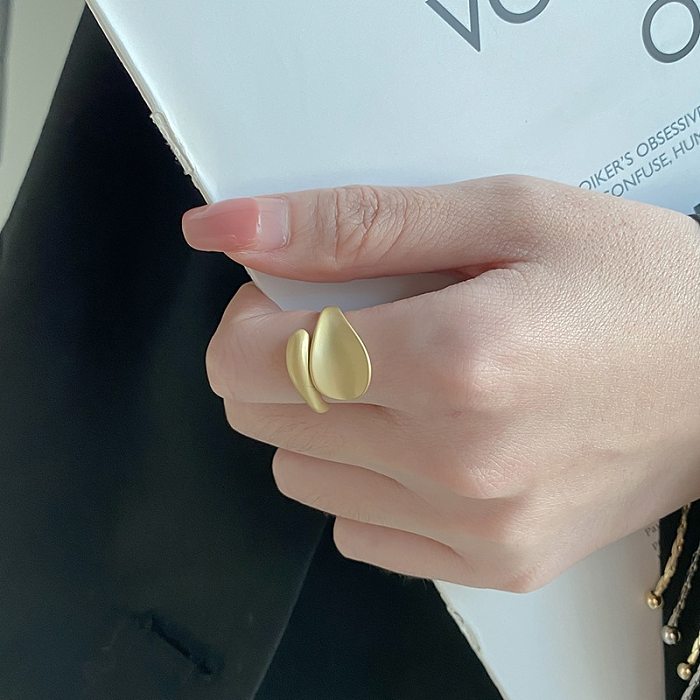 Offener Ring mit geometrischer Kupferbeschichtung im Retro-Stil im Streetwear-Stil