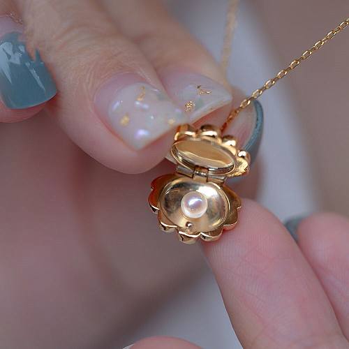 Modern Style Shell Copper Plating Pendant Necklace