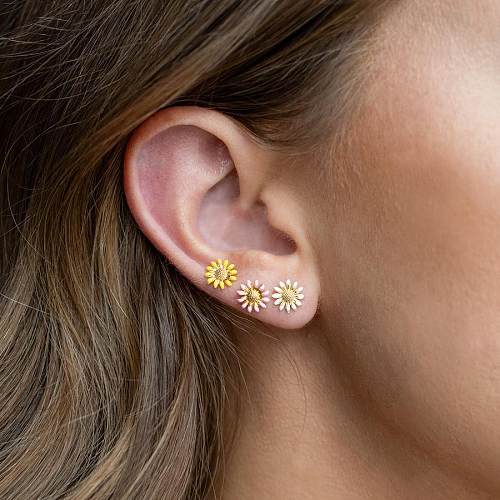 Boucles d'oreilles en cuivre de placage de clous d'oreille en laiton de fleur de style simple