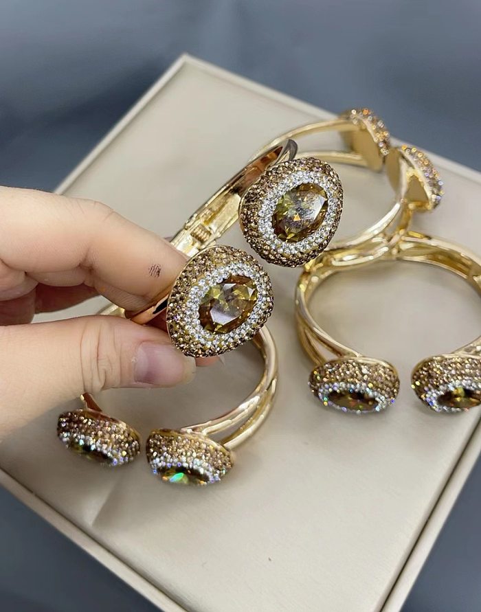 Retro Oval Copper Plating Inlay Gem Bangle