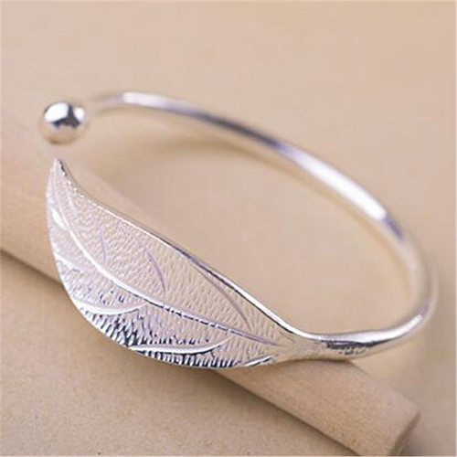 Fashion Bell Hollow Bracelet Dream Catcher Feather Push-pull Adjustable Copper Bracelet