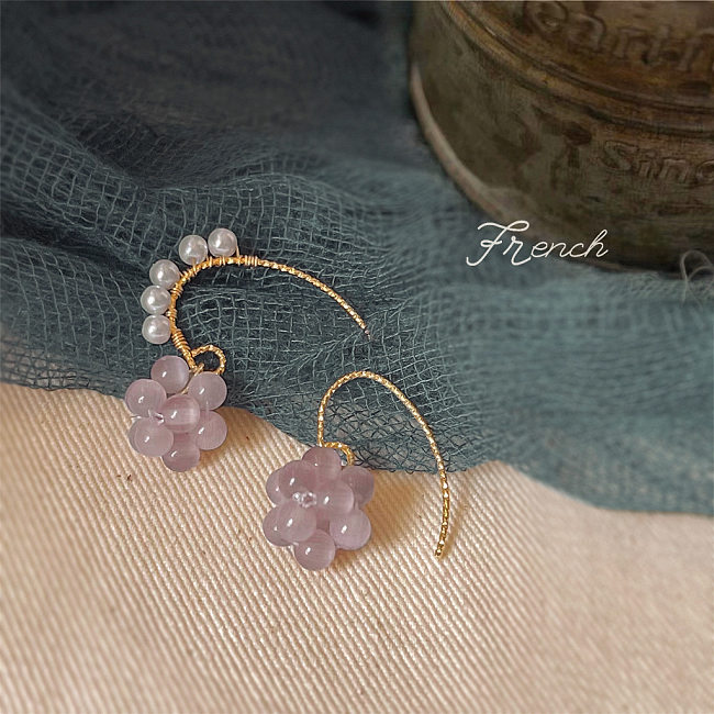 1 par de brincos de gota de opala de pérolas artificiais estilo francês uva cobre incrustado