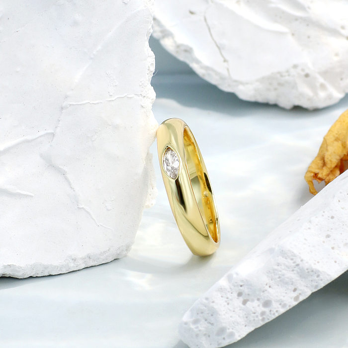 Anéis banhados a ouro artificiais das pedras preciosas do embutimento do chapeamento de cobre da cor sólida