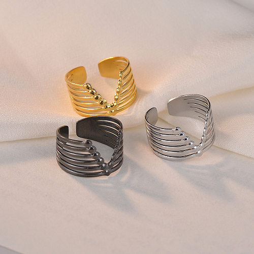 Einfacher offener Ring mit geometrischer Titanstahlbeschichtung und ausgehöhlter Form
