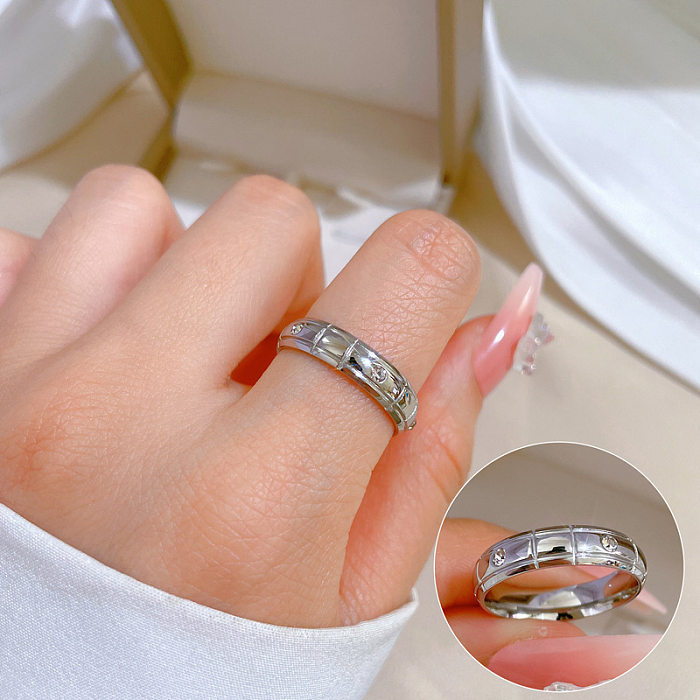 Anéis de lustro de aço Titanium do zircão do embutimento da cor sólida do estilo simples
