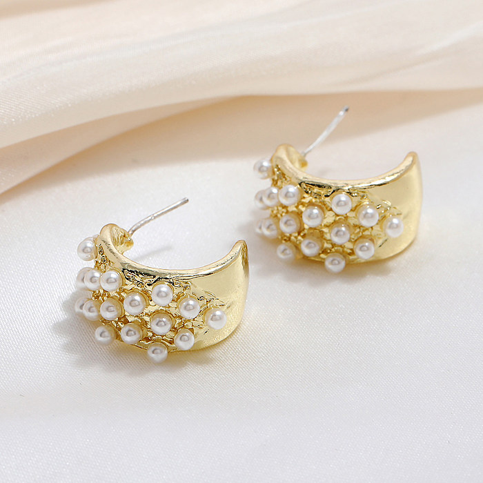 1 paire de clous d'oreilles plaqués or 18 carats, Style Vintage, demi-cercle, incrustation de perles en cuivre