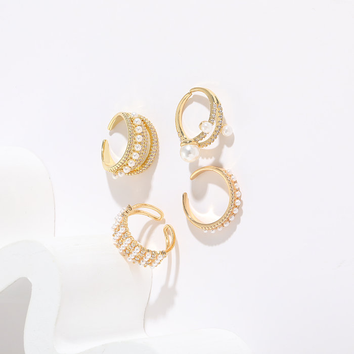 Anillo abierto de circonita con perlas artificiales con incrustaciones de cobre en forma de C a la moda de 1 pieza