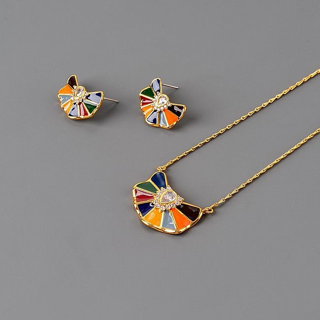 Schlichter Stil, geometrische Verkupferung, Intarsien, künstliche Edelsteine, 18 Karat vergoldete Ohrringe und Halskette