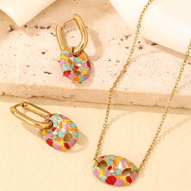 مجموعة مجوهرات كاجوال فاخرة بيضاوية الشكل مصنوعة من الفولاذ المقاوم للصدأ ومطلية بالذهب