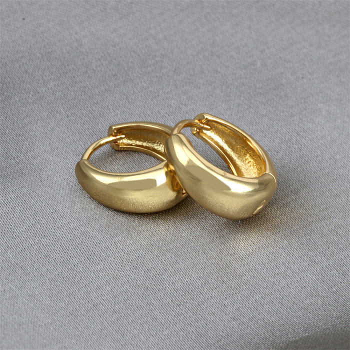 Brincos de argola banhados a ouro de cobre circular estilo simples 1 par