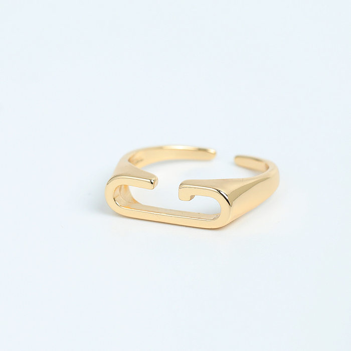 Modischer 26-Buchstaben-Ring aus Kupfer mit offenen Buchstaben