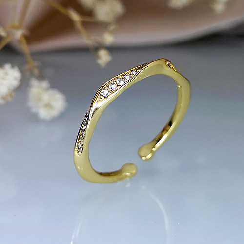 Estilo simples brilhante irregular cor sólida chapeamento de cobre embutimento zircão anel aberto banhado a ouro