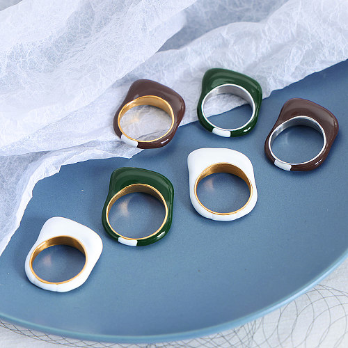 Gotische Retro-Ringe aus einfarbigem Titanstahl mit 18-Karat-Vergoldung in großen Mengen